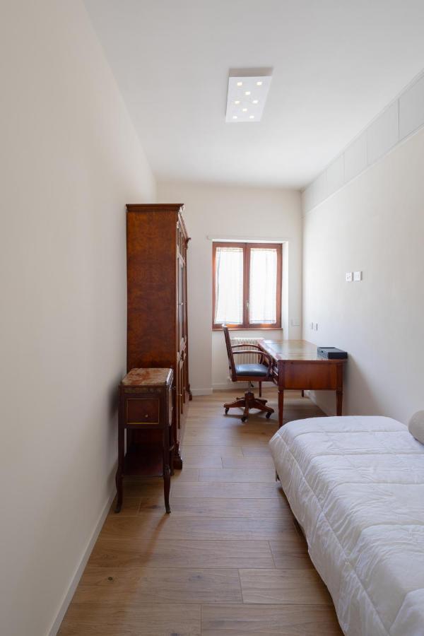Appartamento - Ruins House - 750m From The Metro Station Roma
