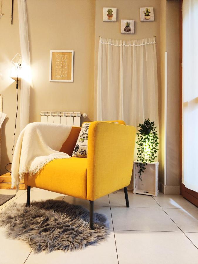 Marika's Cozy With Large Balcony Apartment Rome