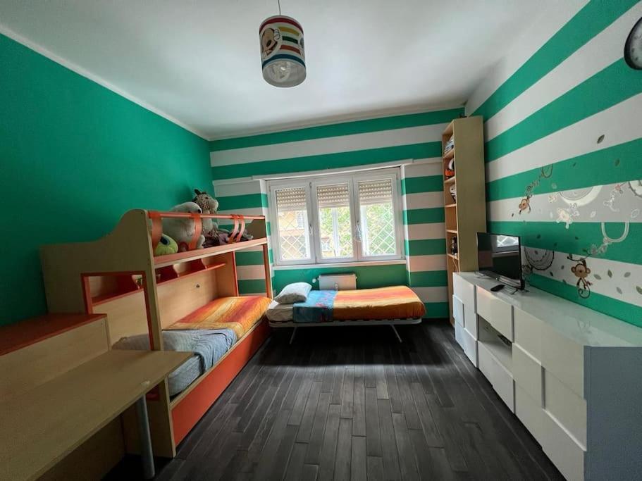 Nathan House, Due Apartment Rome