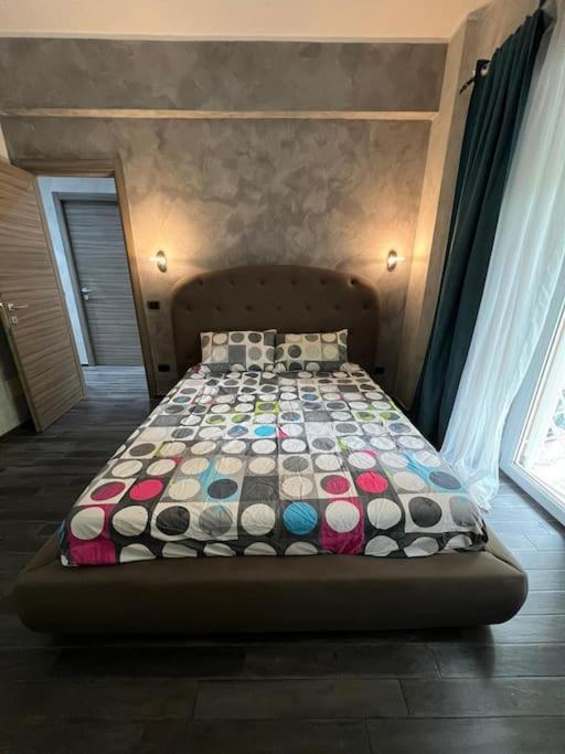 Nathan House, Due Apartment Rome