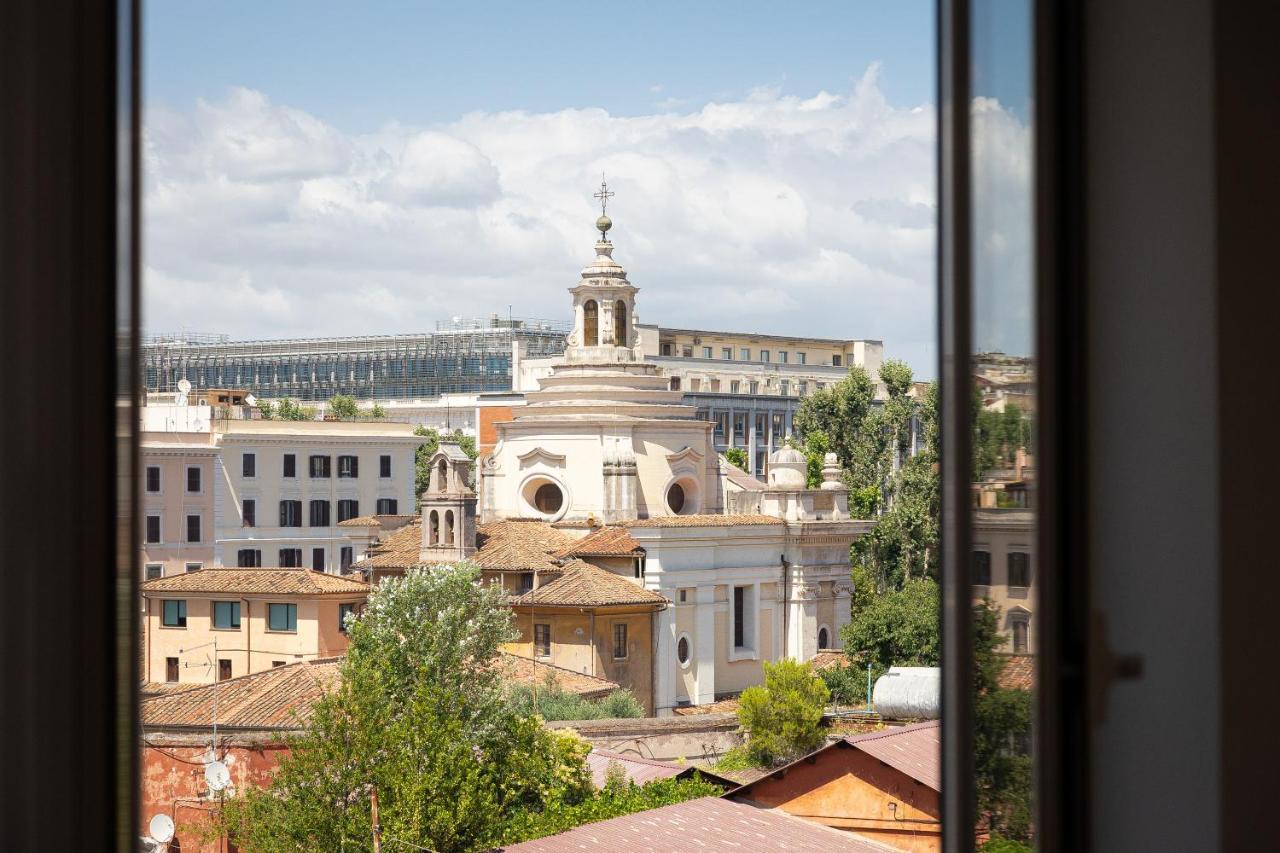 Colosseo Modern By In Apartment