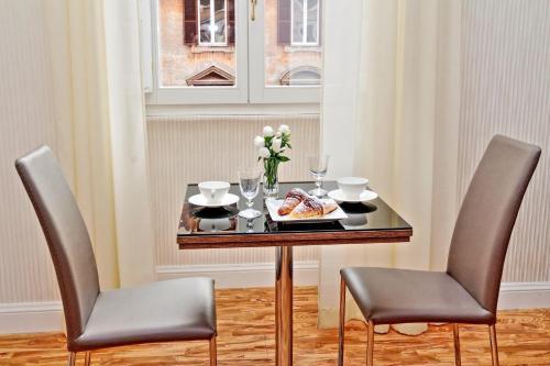 Lanza 111 - Exclusive 3* Roma