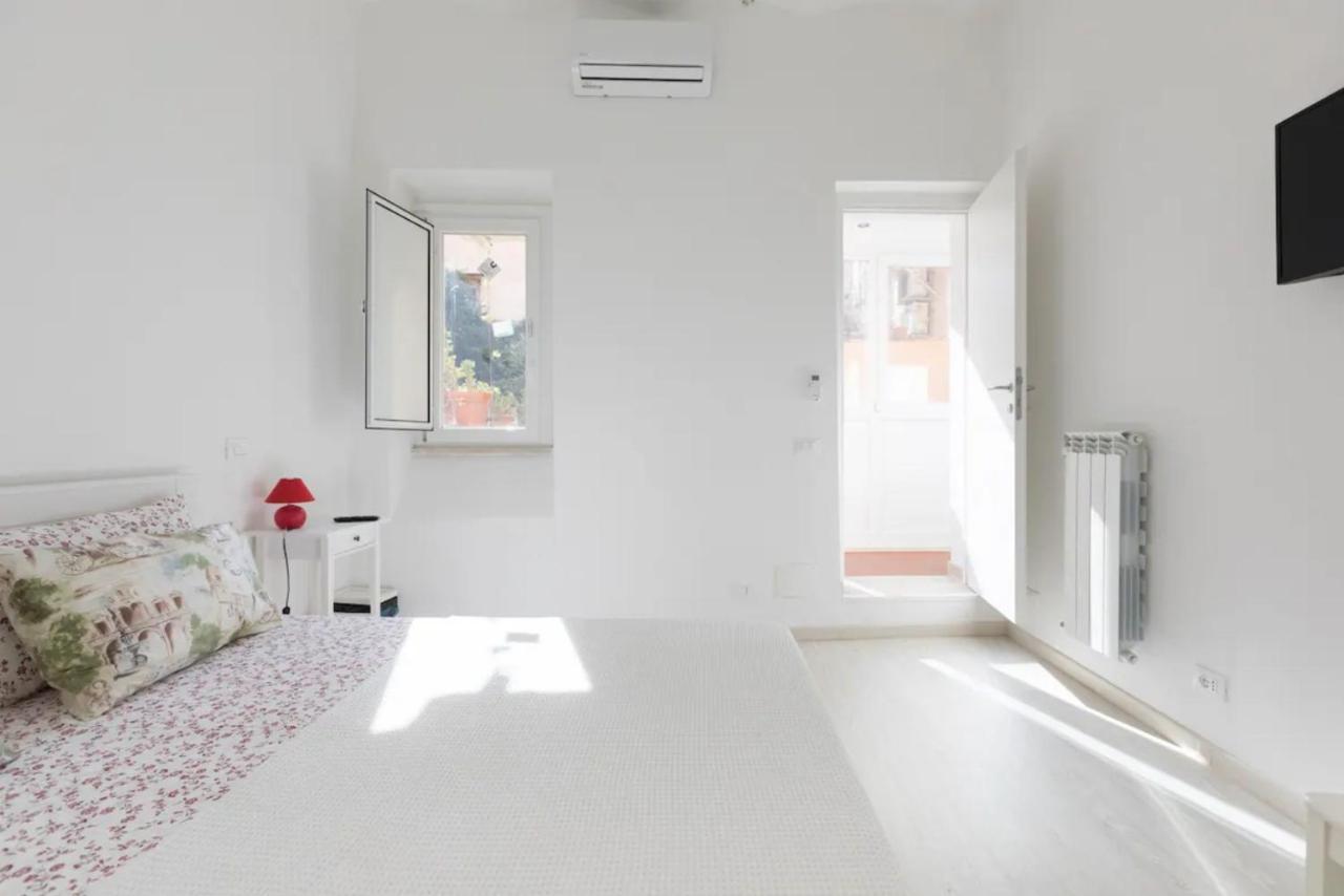 Quiet With Large Terrace In Spanish Steps Area *
