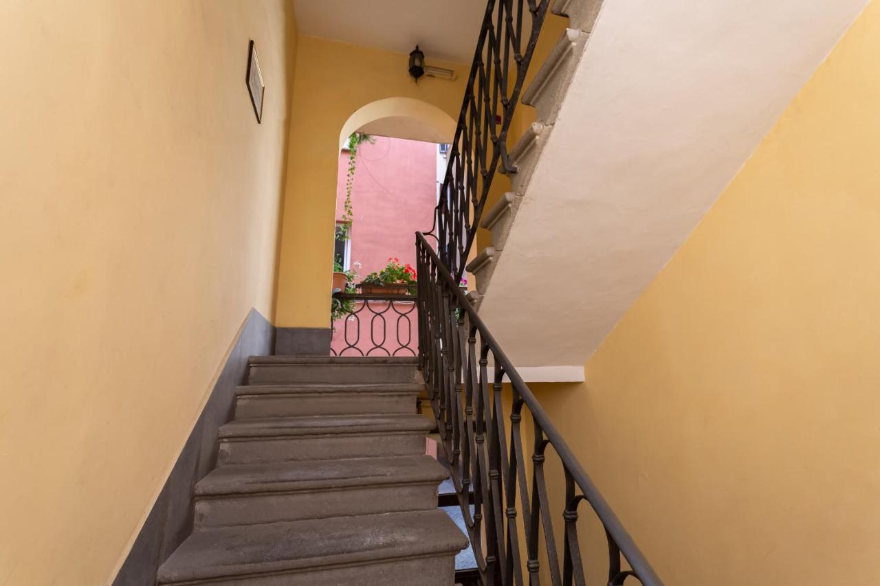 Oscar Near Landmarks And Colosseum Apartment Rome
