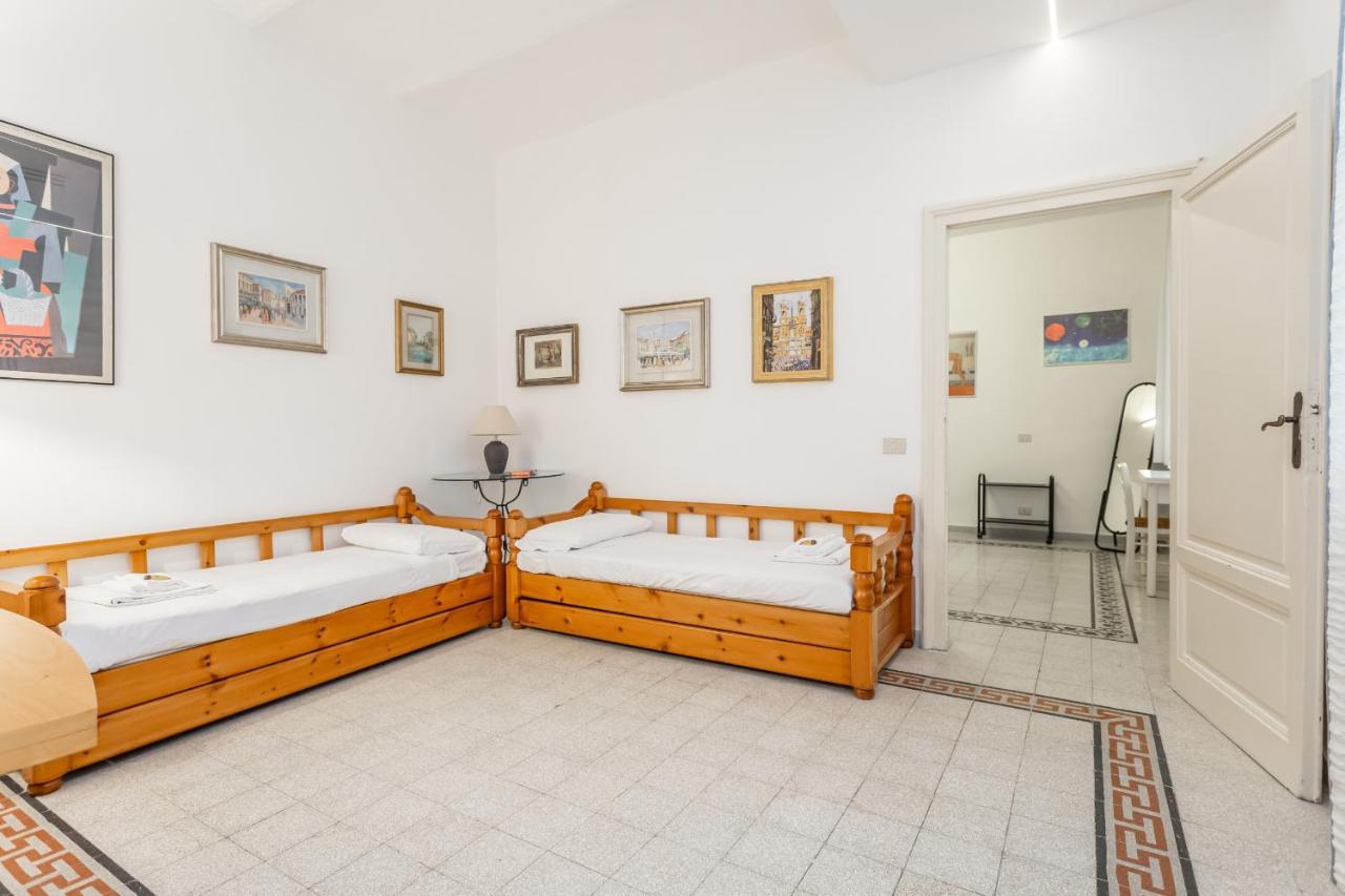 Oscar Near Landmarks And Colosseum Apartment Rome