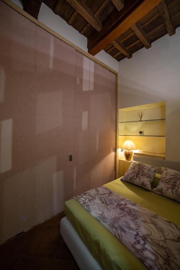 Vittoria House *