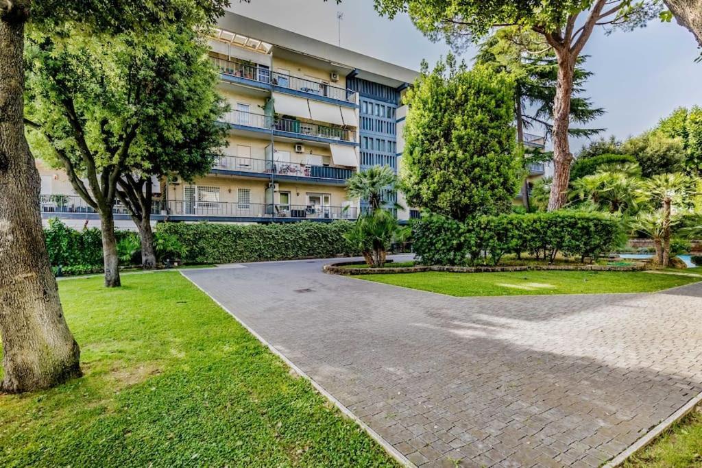 Luxury Front Of Cavalieri Hilton Apartment