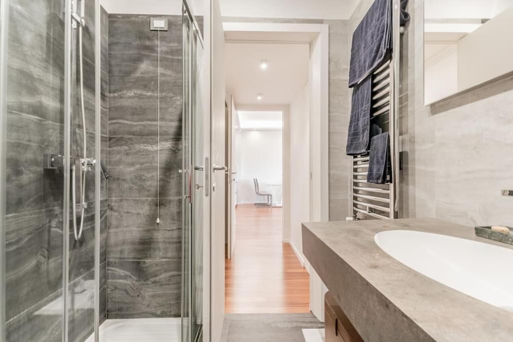 Luxury Front Of Cavalieri Hilton Apartment *