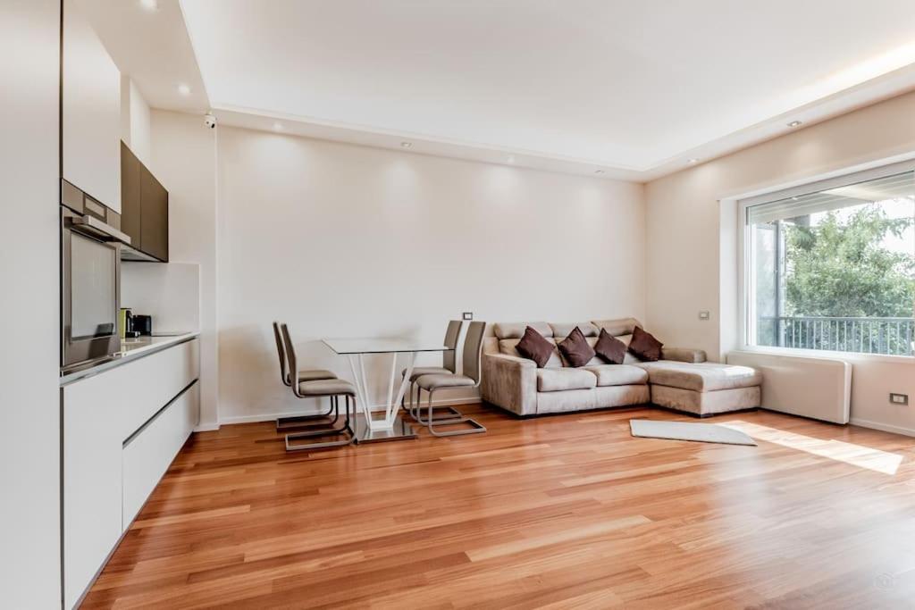 Apartment Luxury Front Of Cavalieri Hilton