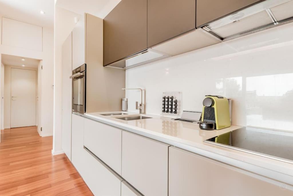 Luxury Front Of Cavalieri Hilton Apartment