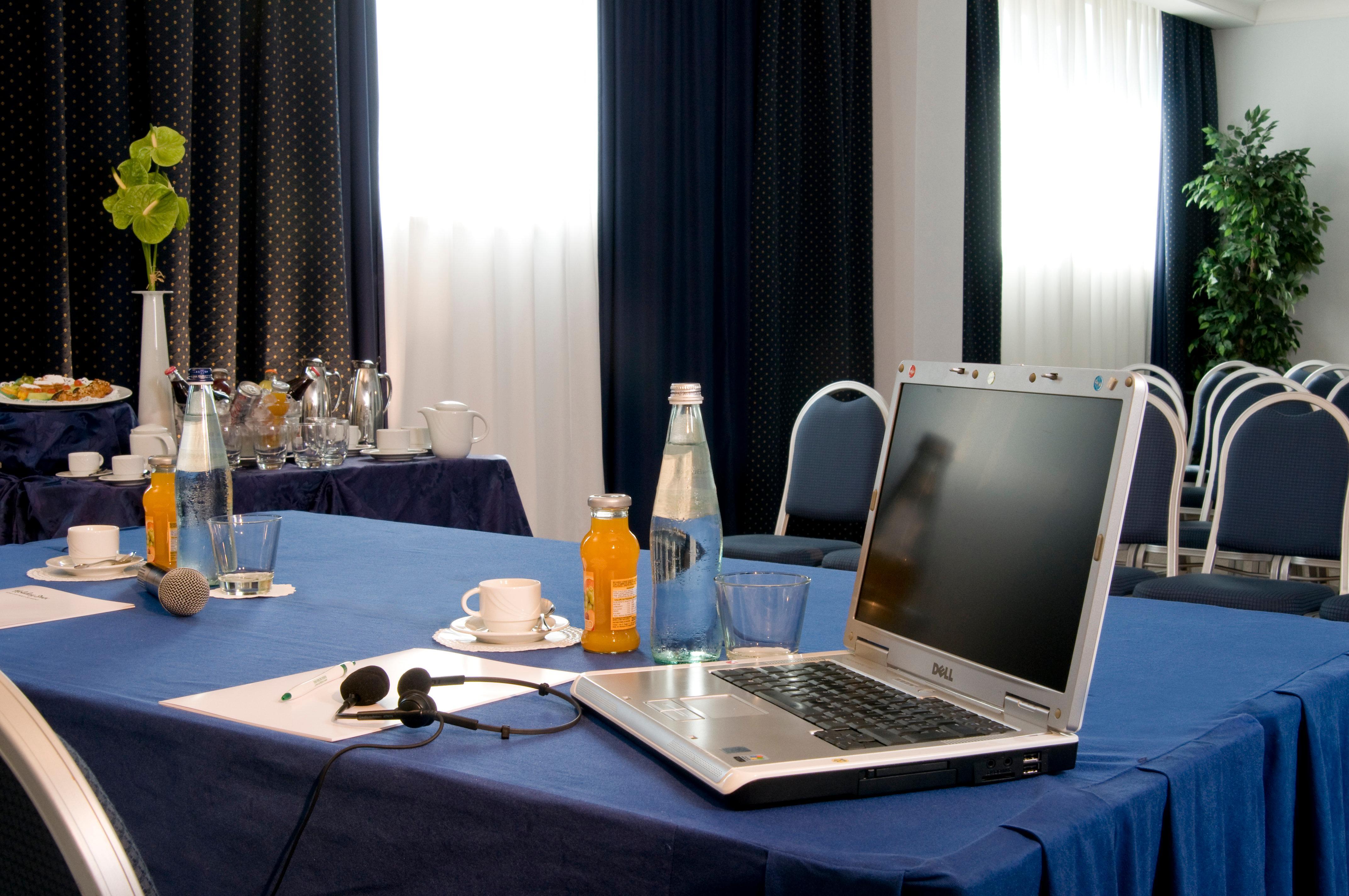 - Eur Parco Dei Medici, An Ihg Hotel Roma