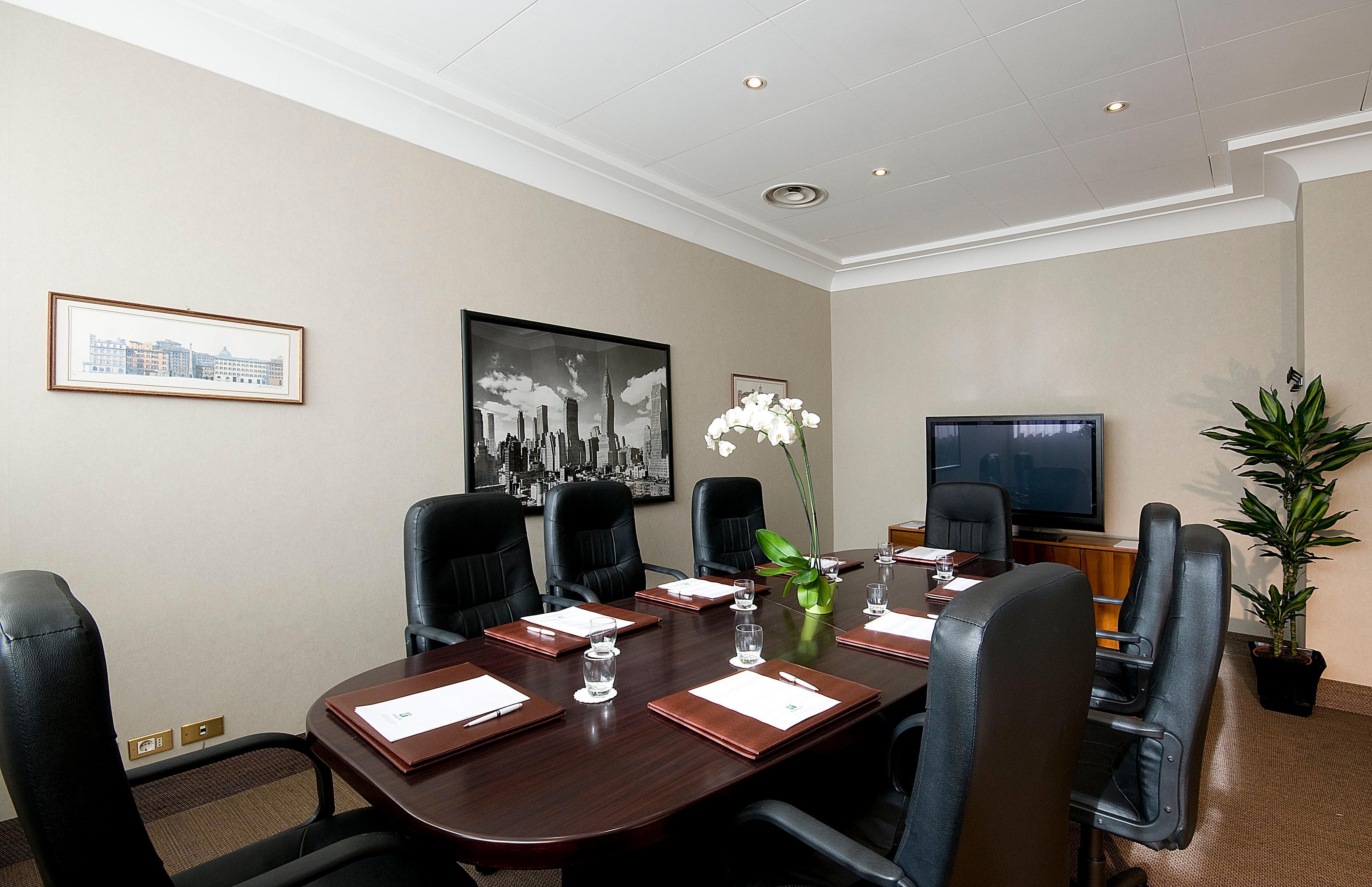 - Eur Parco Dei Medici, An Ihg 4*