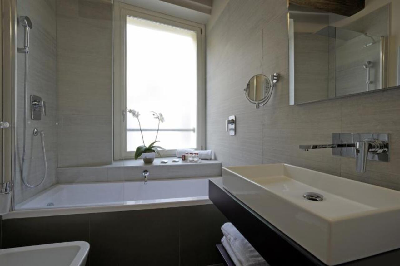Trevi Palace Luxury Hotel Rome