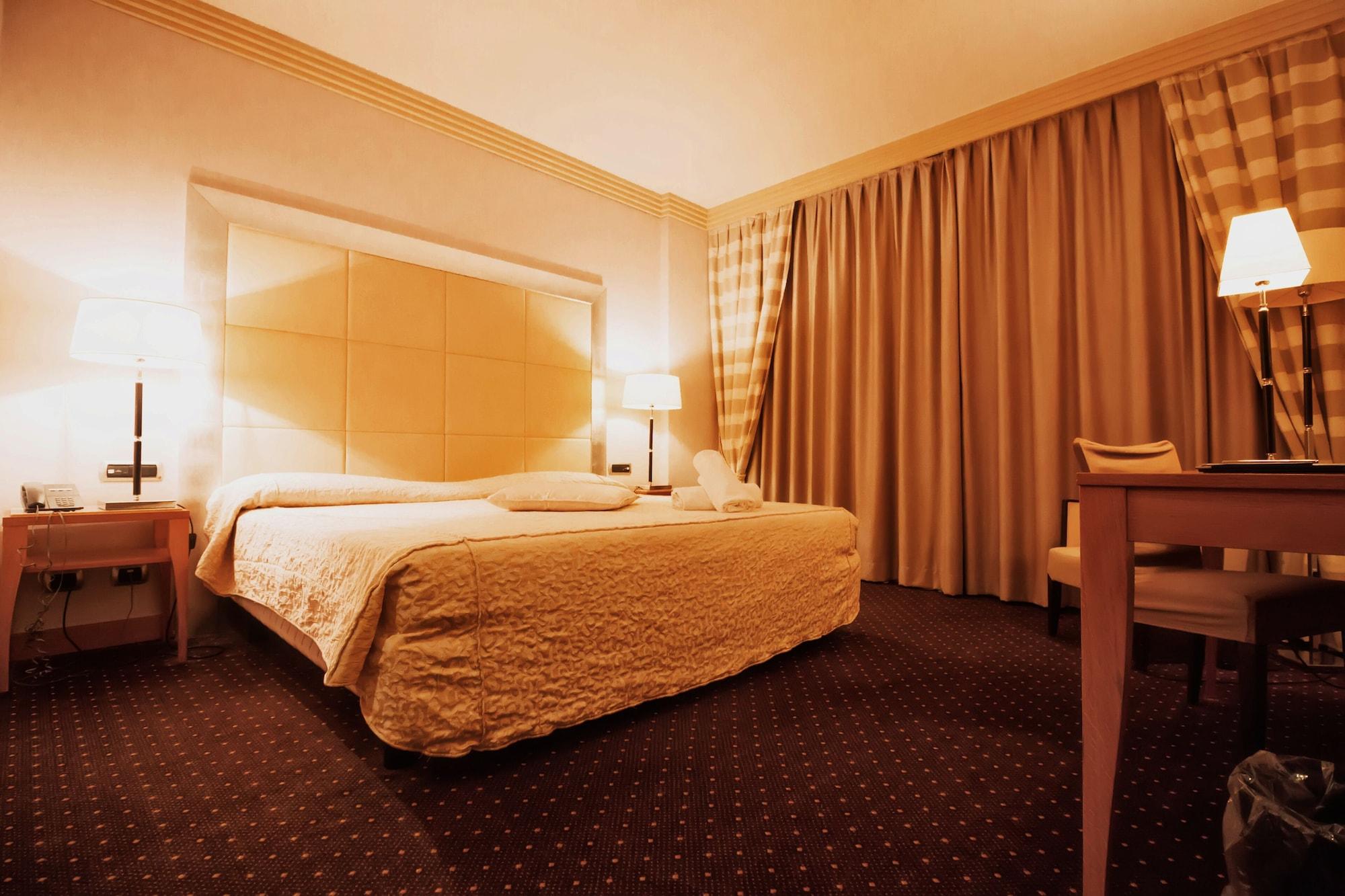 Papillo & Hotel Rome