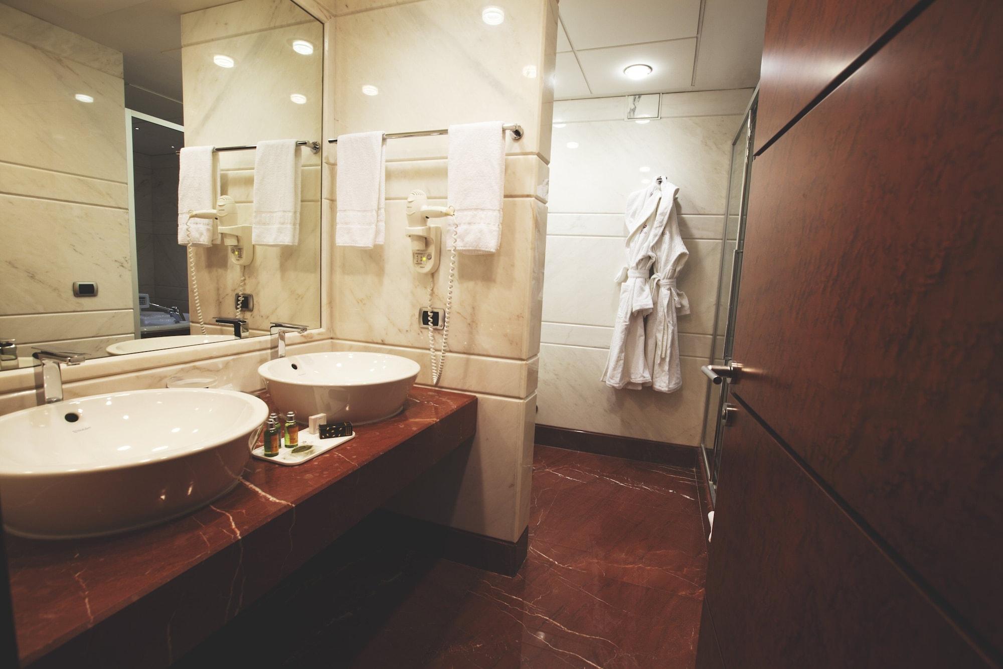 Hotel Papillo & 4*