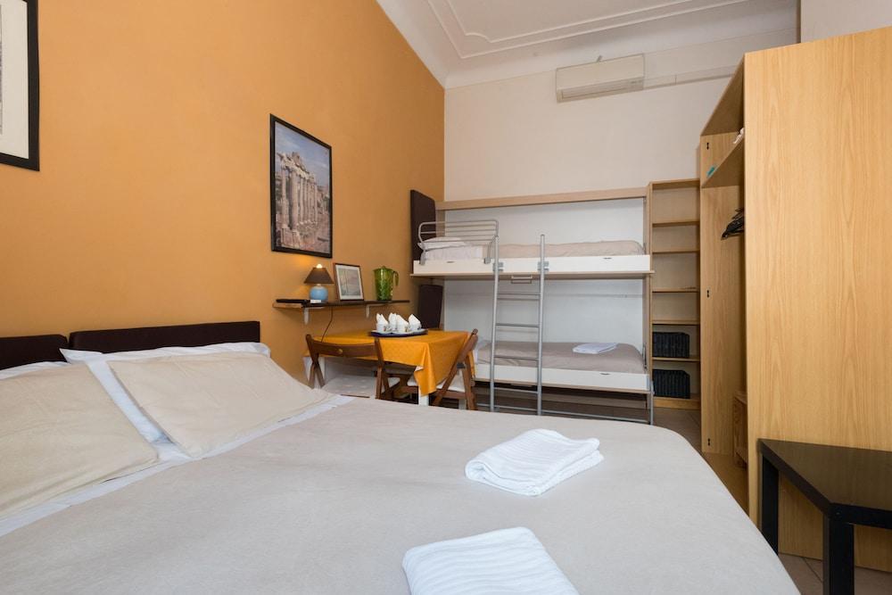 Quo Vadis 2 Bed & Breakfast Roma