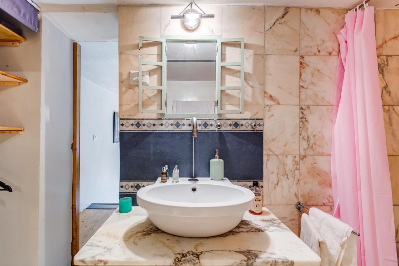 Penthouse In Exclusive Borgo Pio District Apartment Rome
