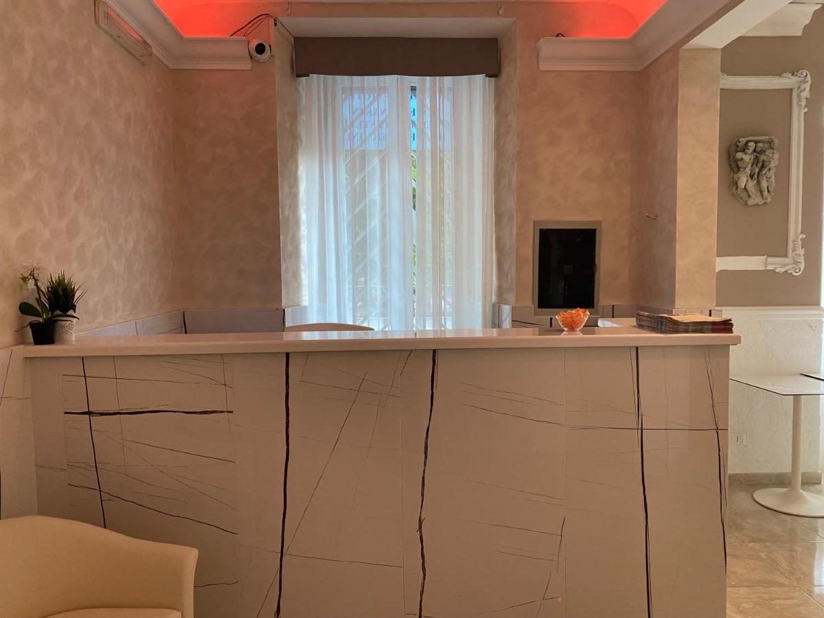 Hotel Alex Square