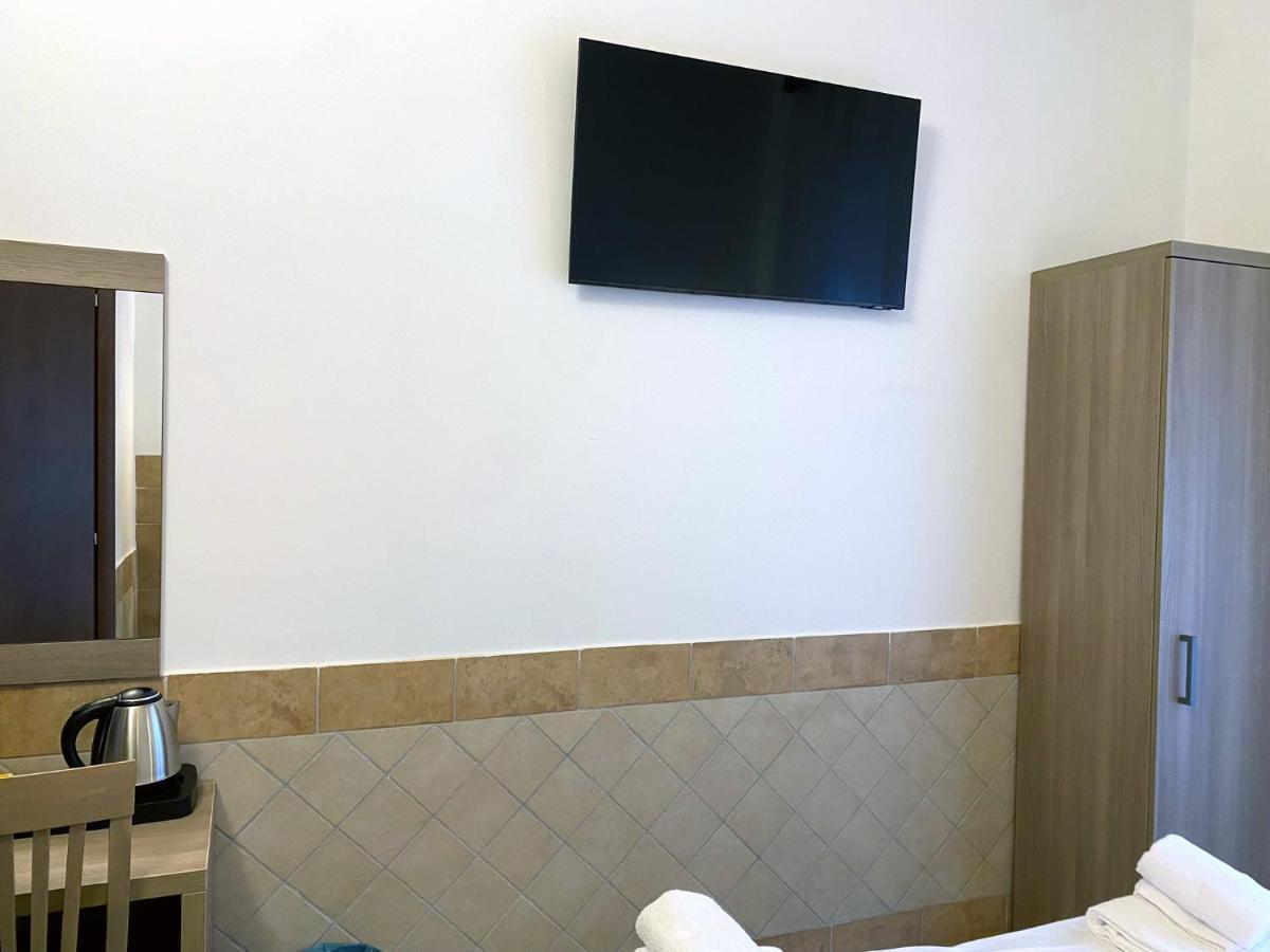 Hotel Alex Square 3*