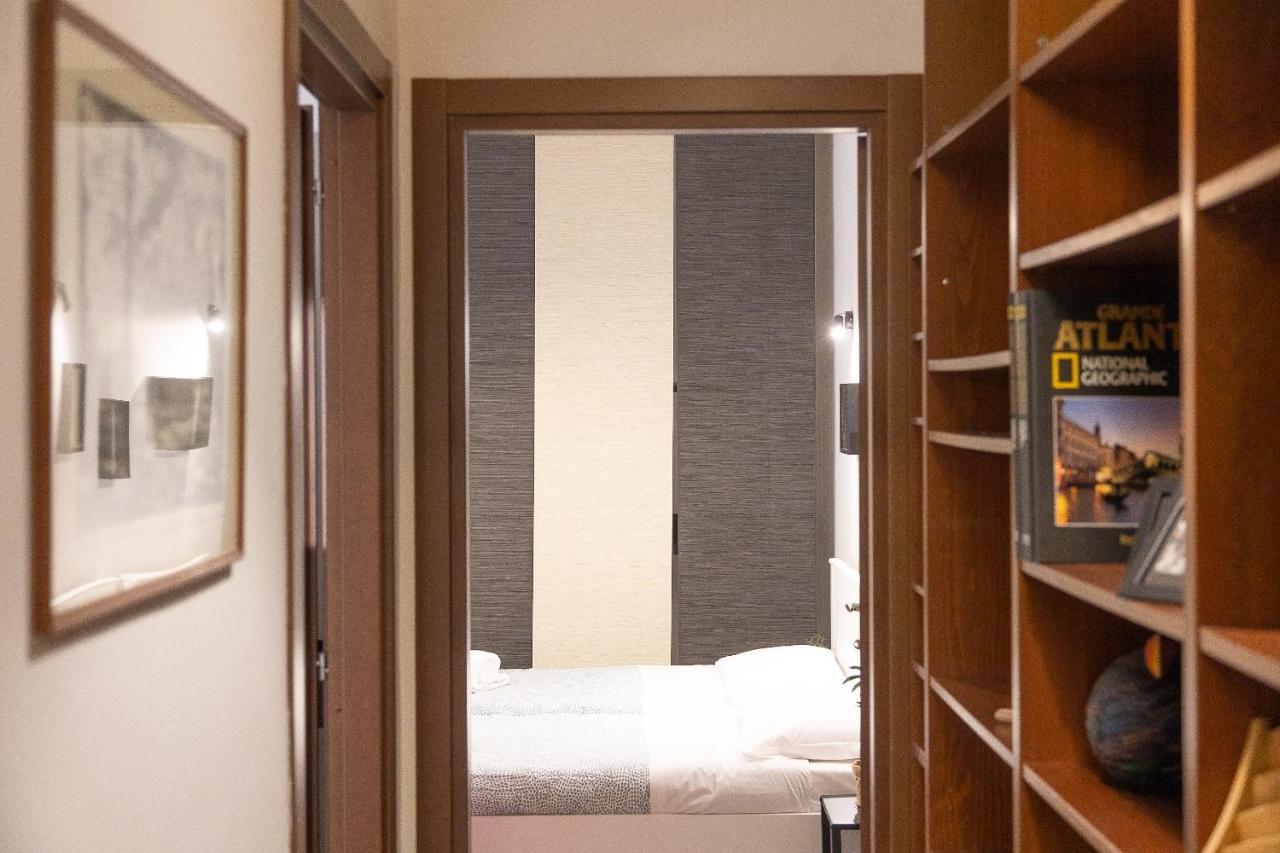Paruta By In Apartment