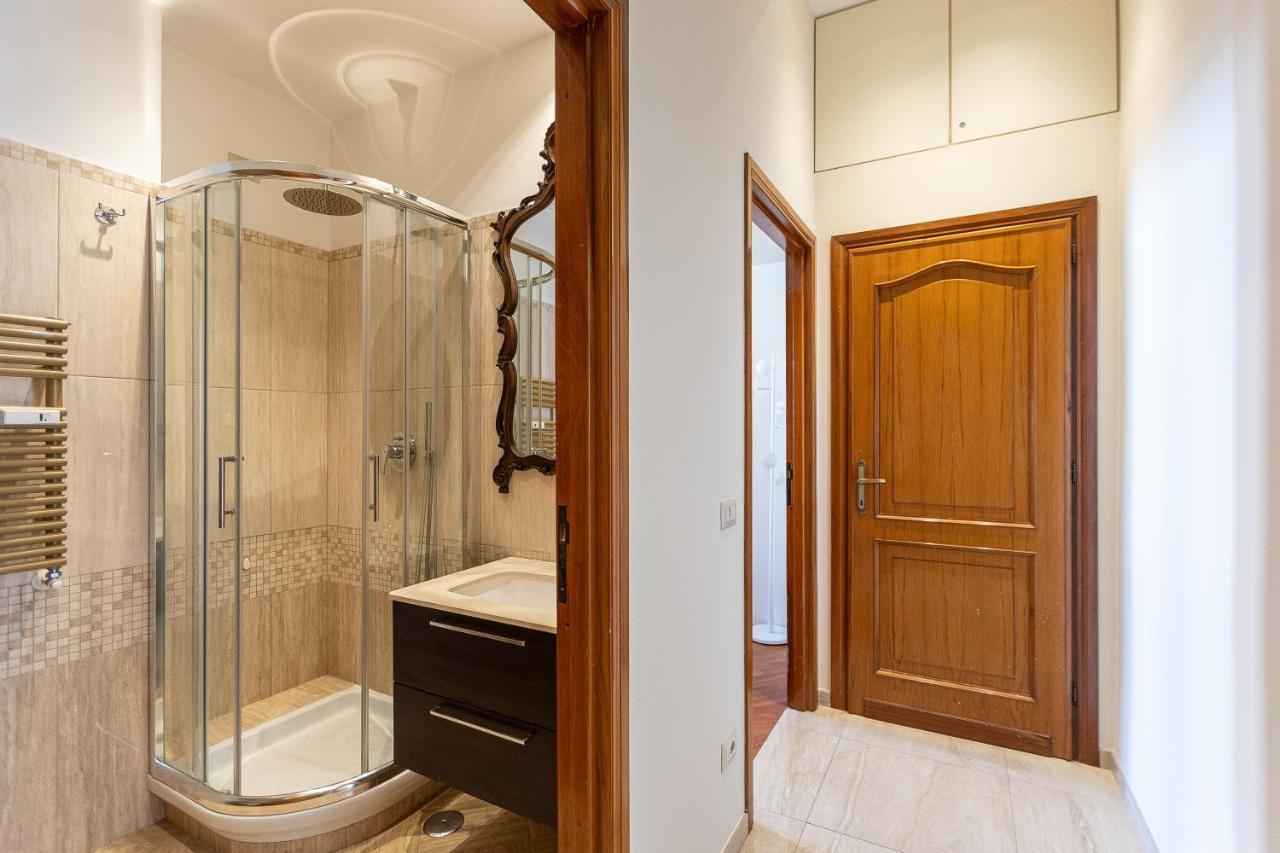 Vatican Museum By In Apartment