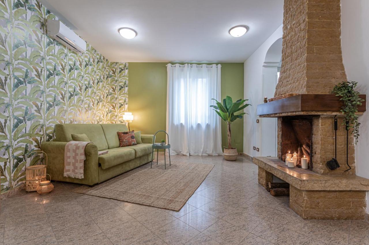 Villa Bbhome Domus Aquae Inside Of Appia Antica Park Rome