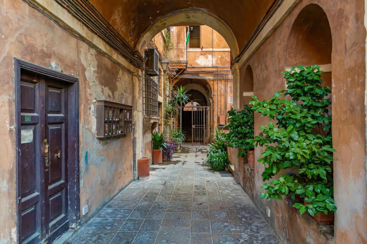 Al Cortile Del Moro Apartment