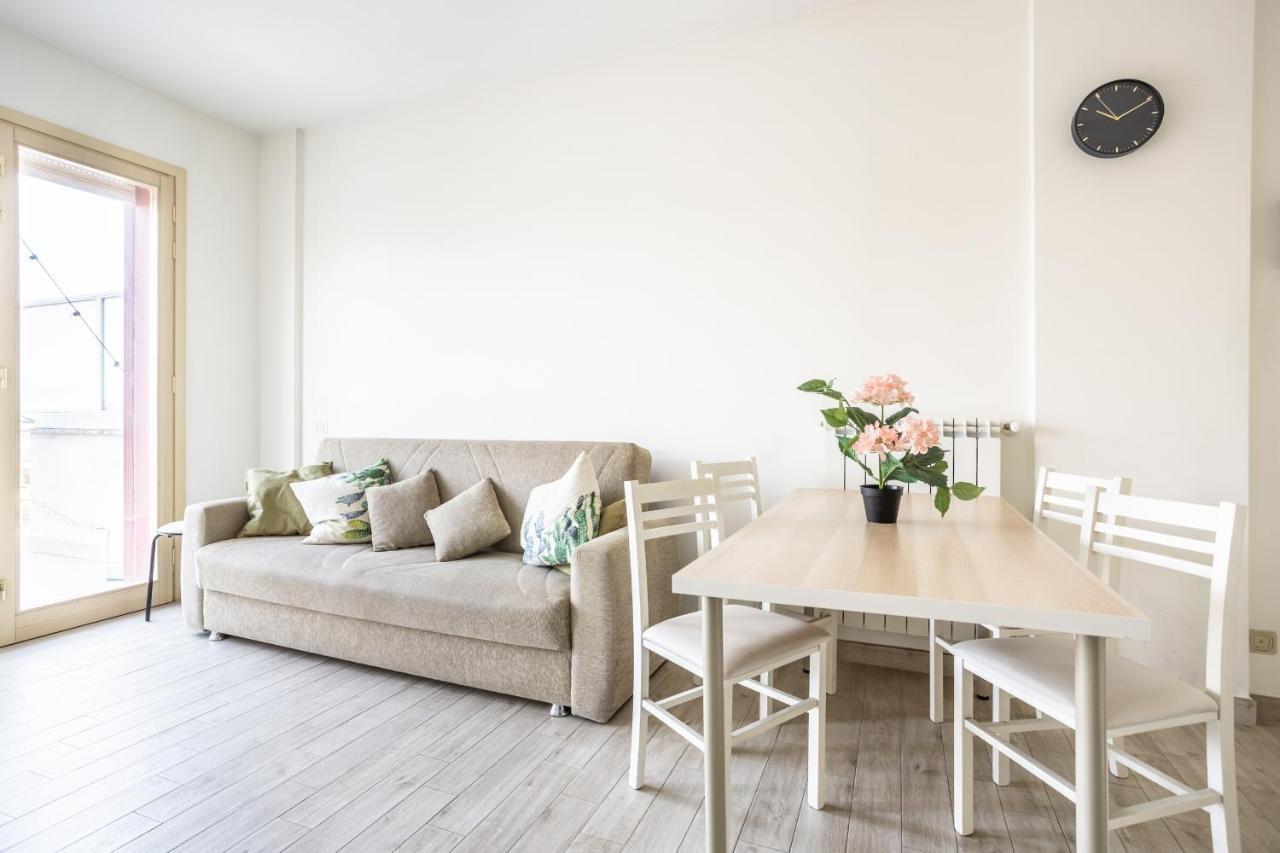Apartment Urban Retreat -private Parking+terrace