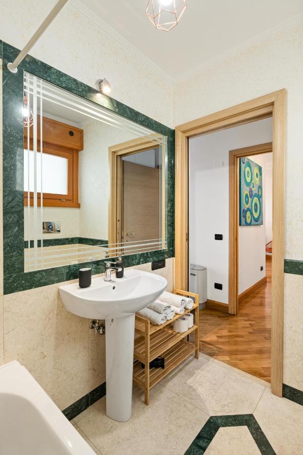 Amsterdam Design + Posto Auto Roma