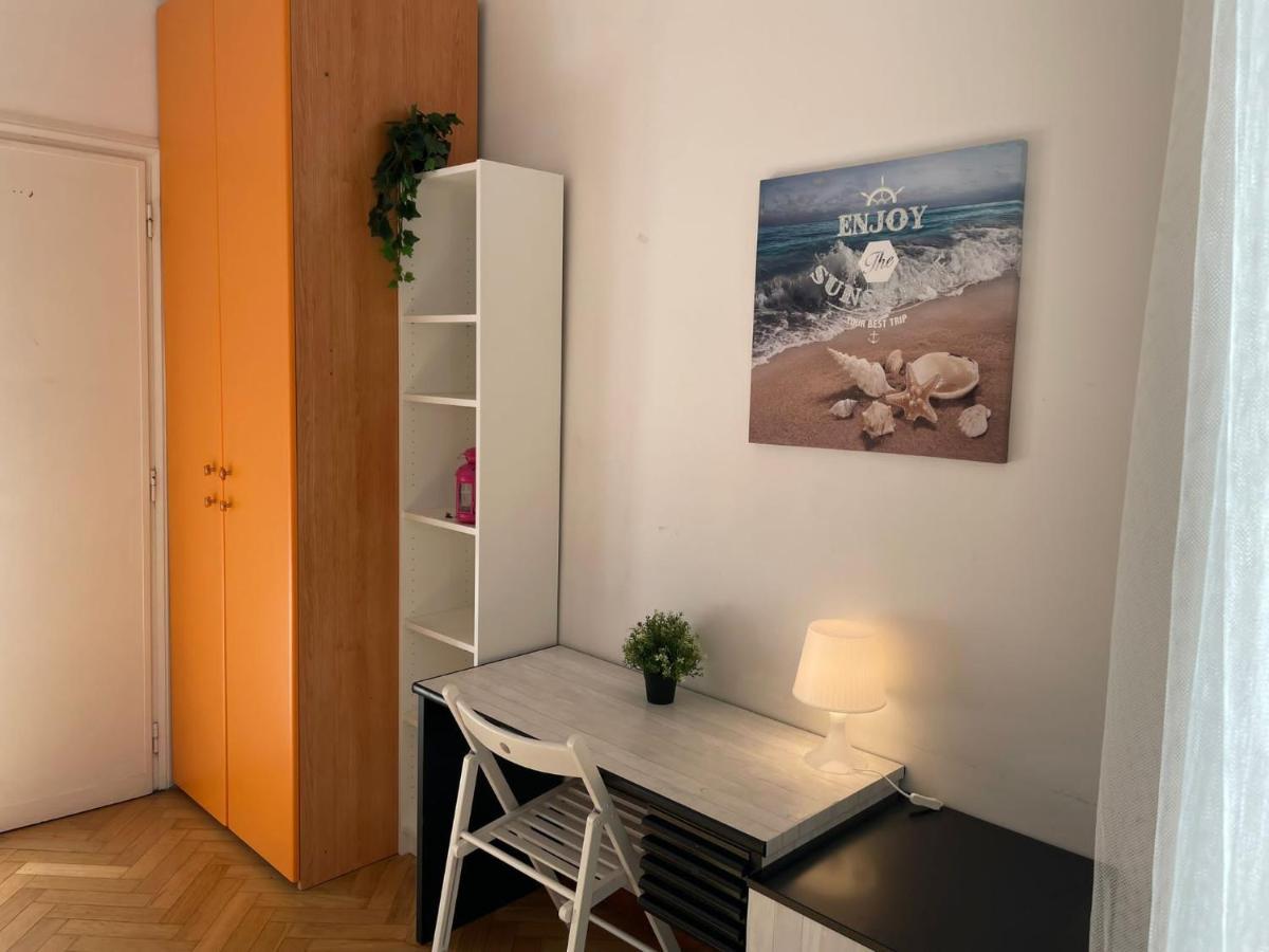 Group Apartment *