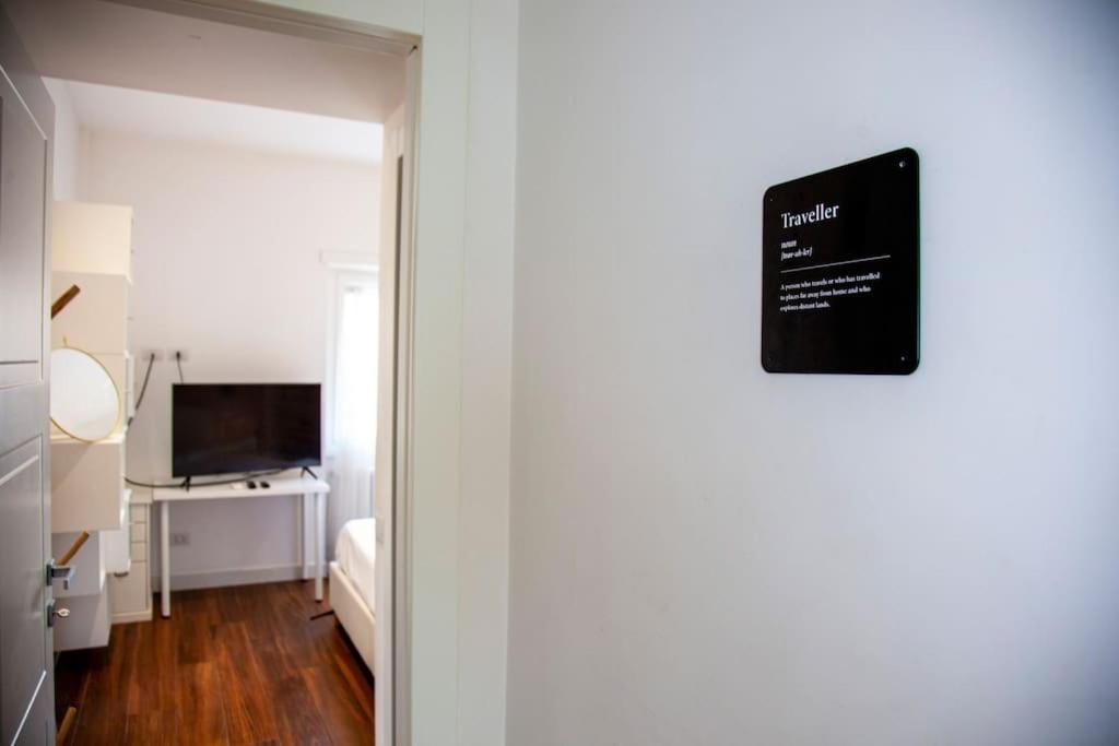 Modern And Stylish Flat Next To Metro *