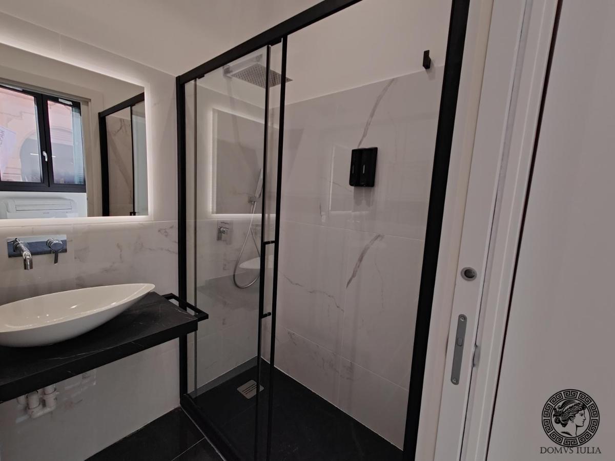 Guest house Domus Iulia - Colosseo *