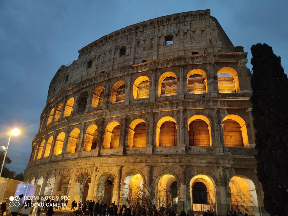 Luminoso In Centro Storico Rome