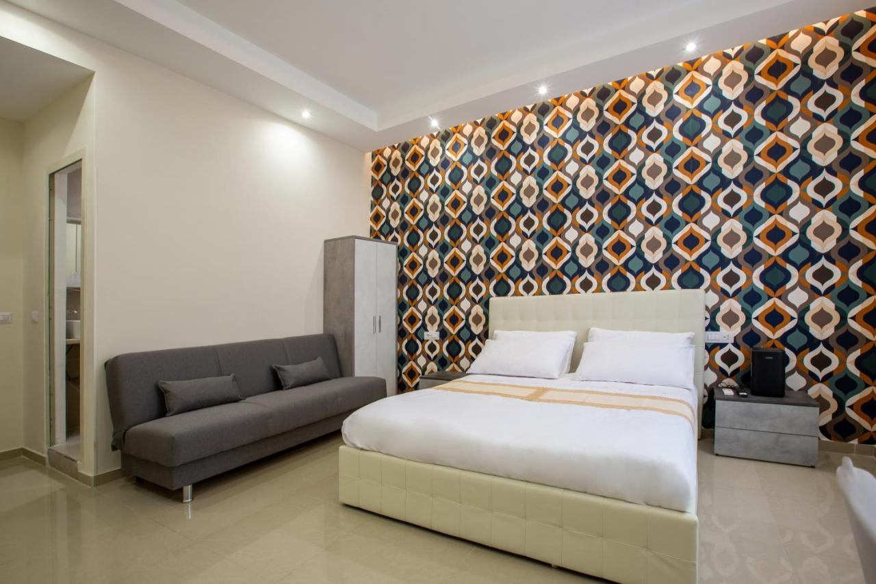 Hyper Termini Guest house