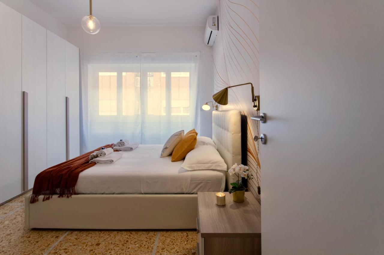 Elide - Locks In Ponte Milvio Apartment