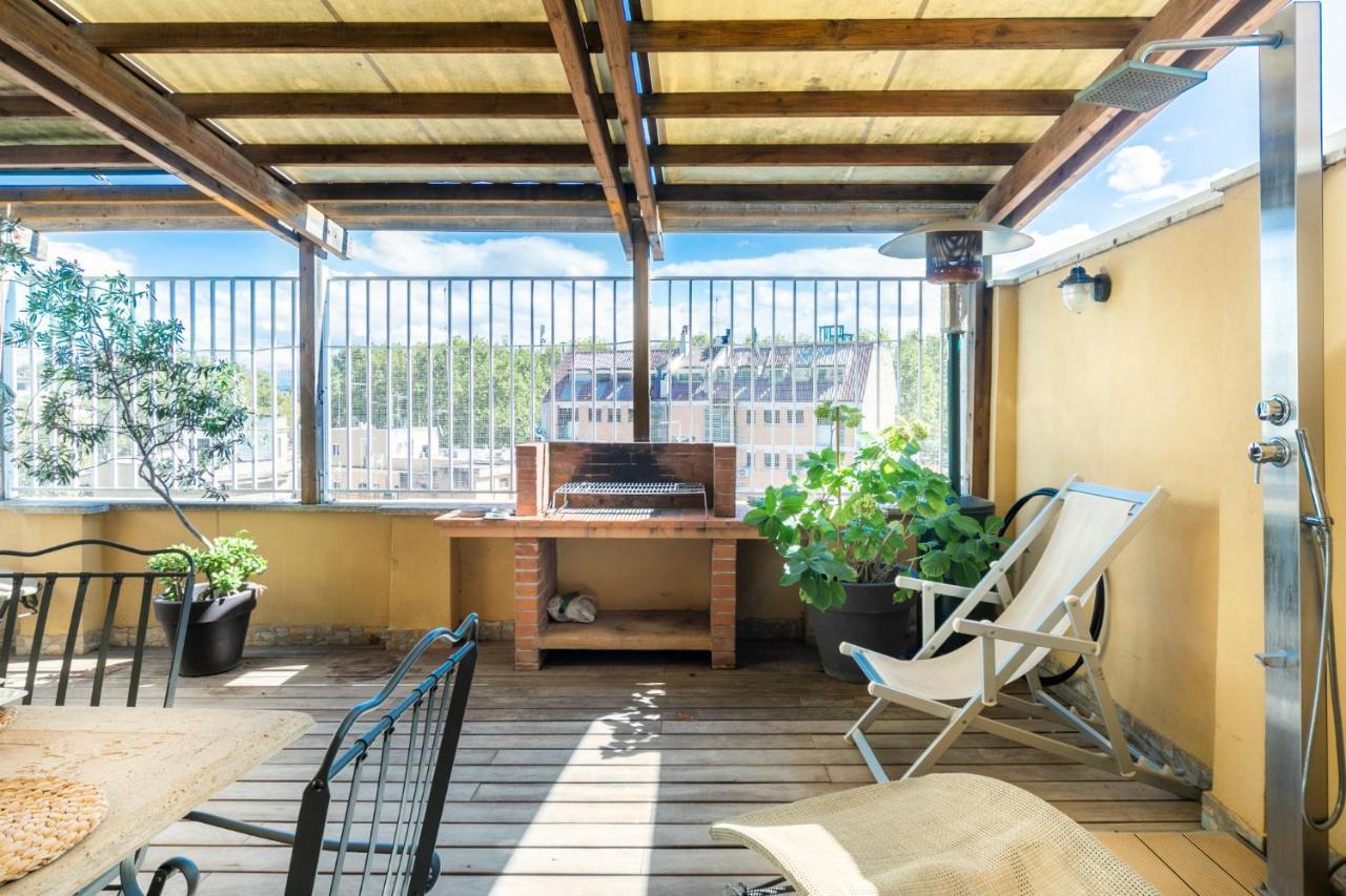 Luxury Penthouse In Trastevere Rome