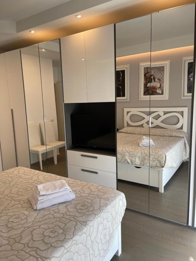 Apartment Eur Baldovinetti Luxury Vicino Ifad, Huawei, Eni, Zte, Unilever, Siemens, Open Fiber Rome