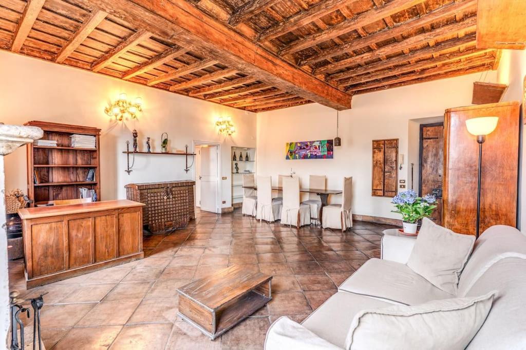 Flat With Lovely Views Near Piazza Navona * Rome