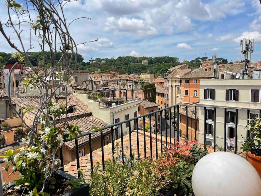 The View In Trastevere * Rome