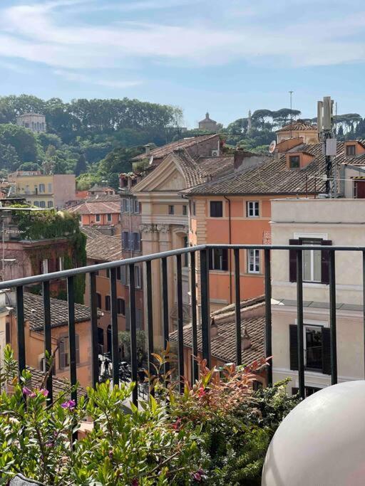 Apartment The View In Trastevere Rome