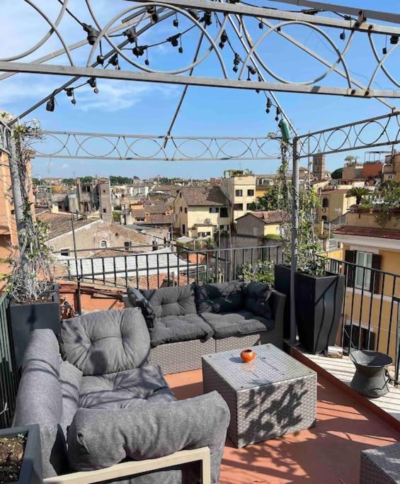 The View In Trastevere * Rome