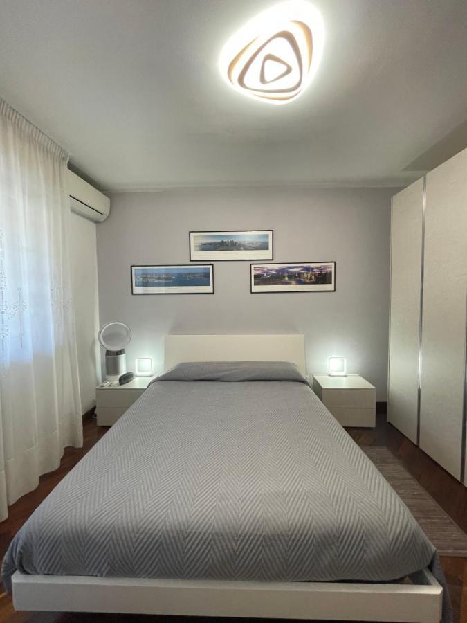 Stanza Eur Tintoretto Homestay