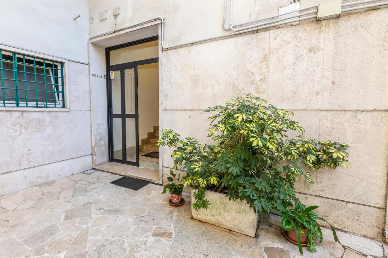 Noh Collection 2bdr Apartment- Vatican Area Apartment