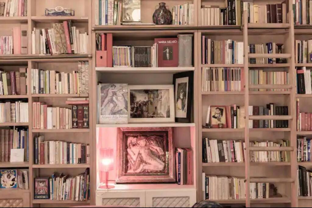Romantica A Via Giulia Apartment *