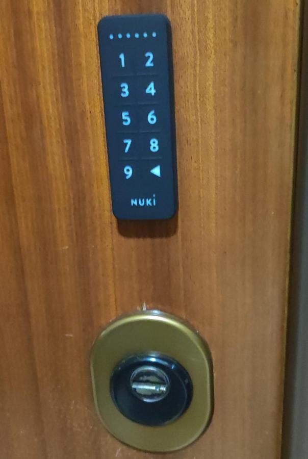 Apartment Frank Host Lux , Metro A A 50 M, Simple Check-in Con Codice A Qualsiasi Orario