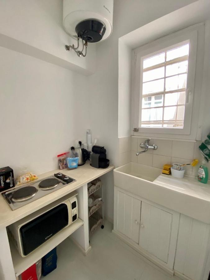 Frezza Business Office & Lounge Apartment