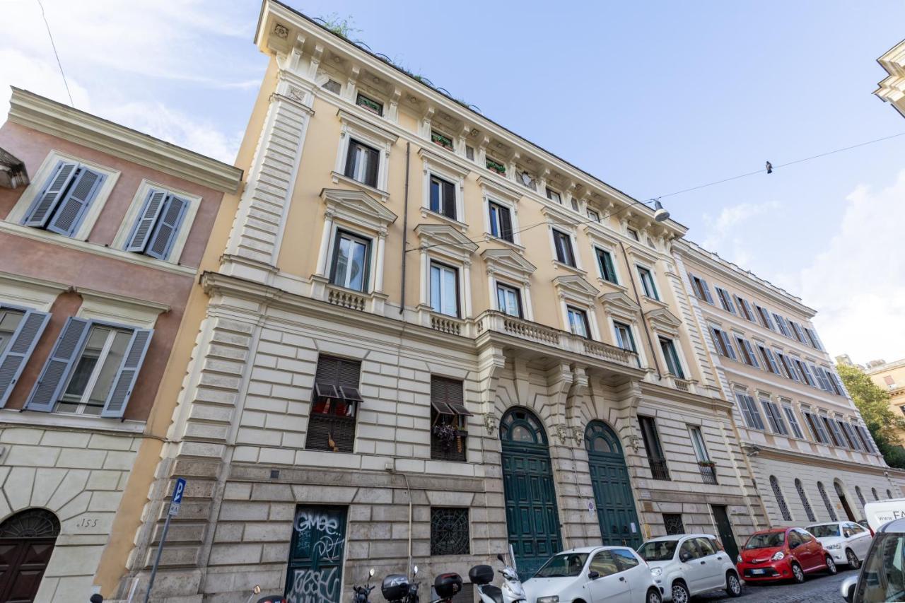 Apt Urbana 156 - Monti *