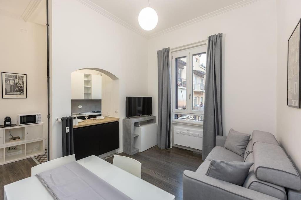 Apartment Elegant Near The Colosseum And Metro Rome