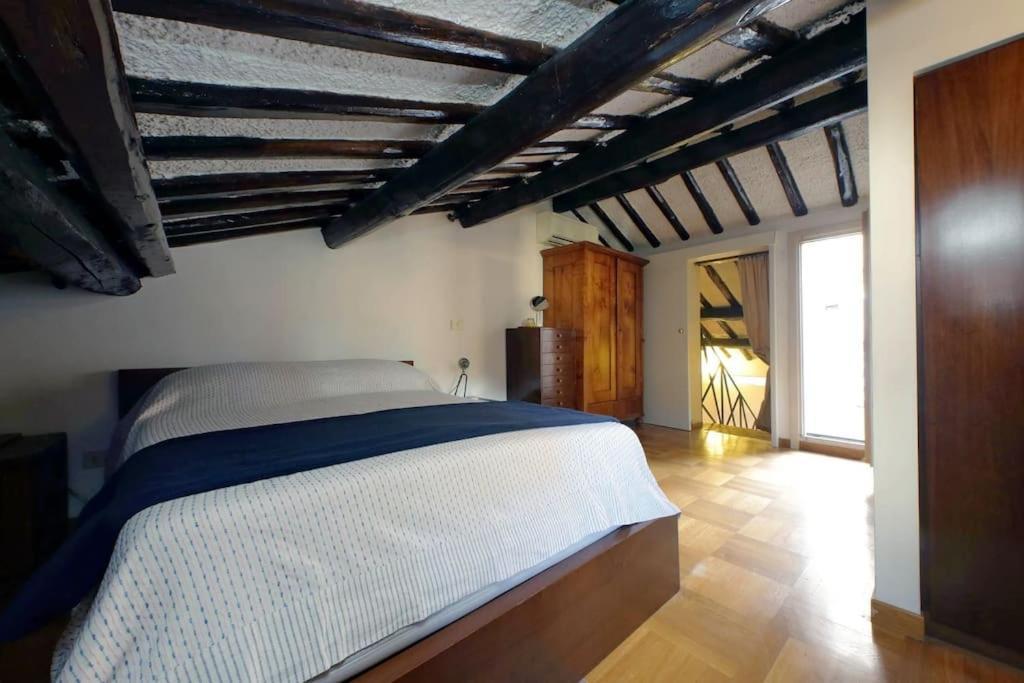 Apartment Monserrato2 *