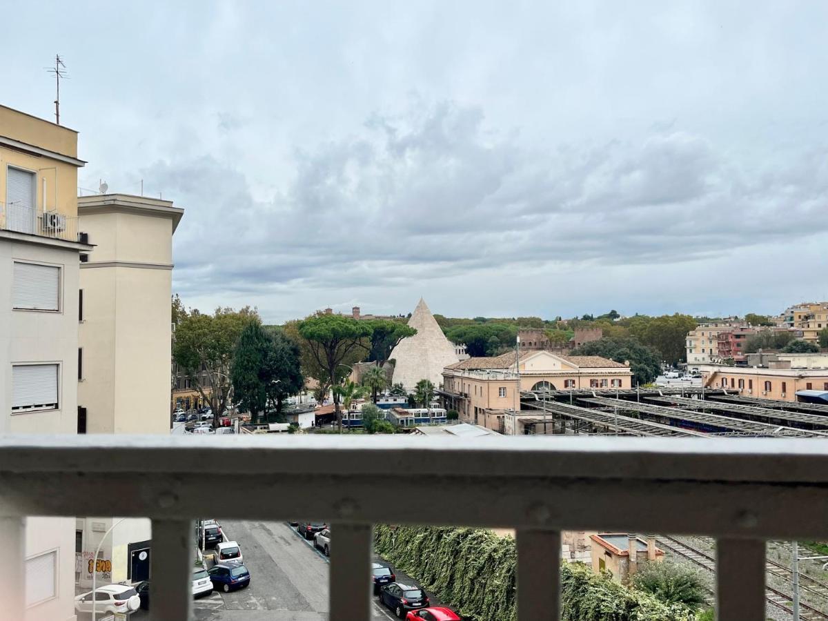 Appartamento Pyramidhouse - 100mq With View - 2km From The Colosseum Roma